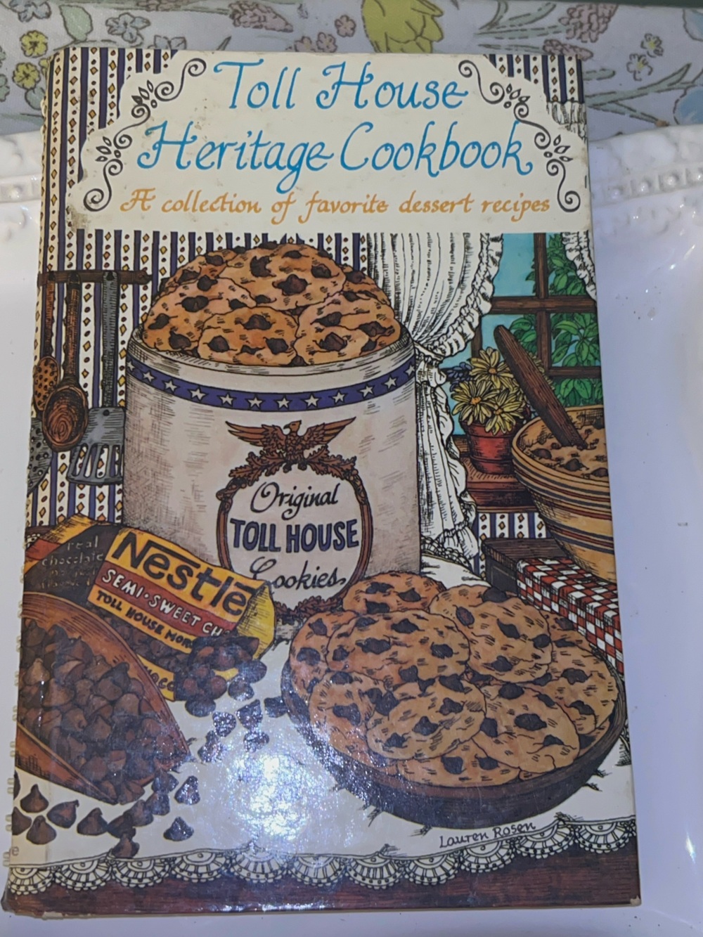Vintage Nestle Toll House Heritage Cookbook- First Printing